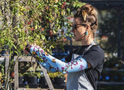 All Gardening Gloves & Sleeves