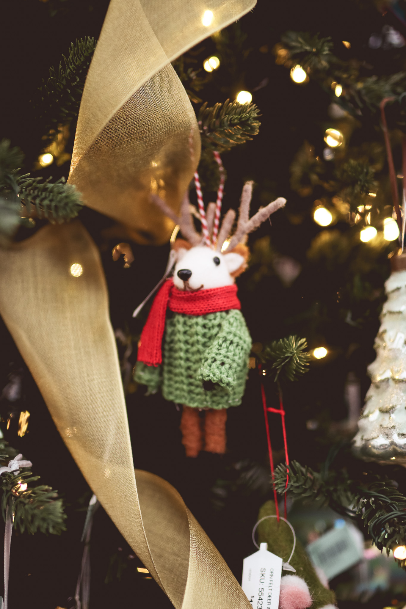 felt deer ornament close-up